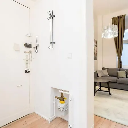 Newly Furnished For Up To 6 People Апартаменты Берлин