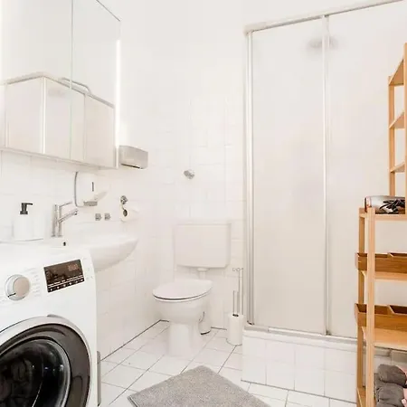 Newly Furnished For Up To 6 People * Berlín