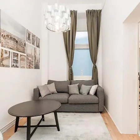 Newly Furnished For Up To 6 People Apartamento *