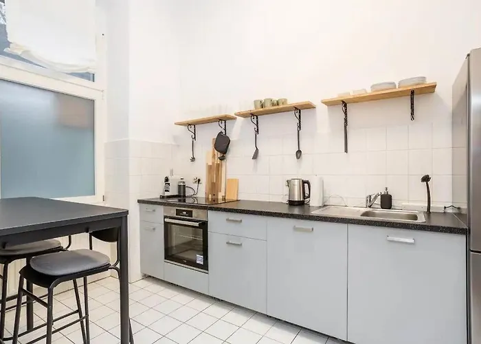 Newly Furnished For Up To 6 People Apartamento *